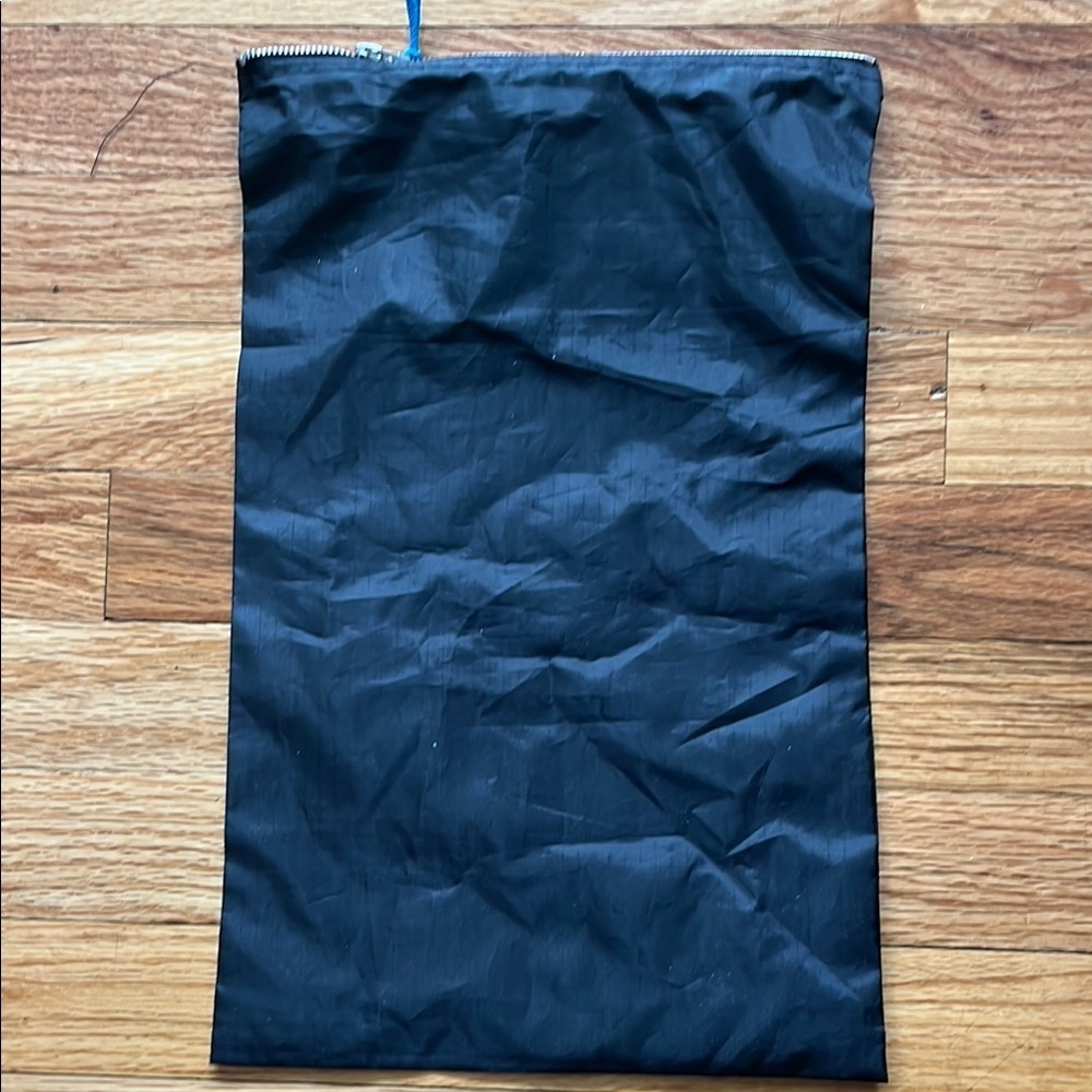 GOLDEN GOOSE GGDB Black Sneaker Bag - Picture 2 of 3